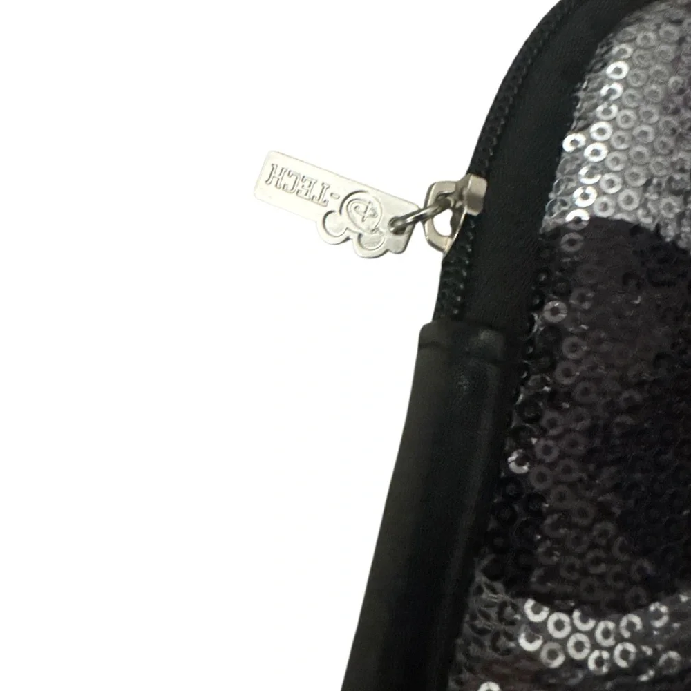Disney D-Tech Mickey & Minnie Tablet Sleeve Zip Case